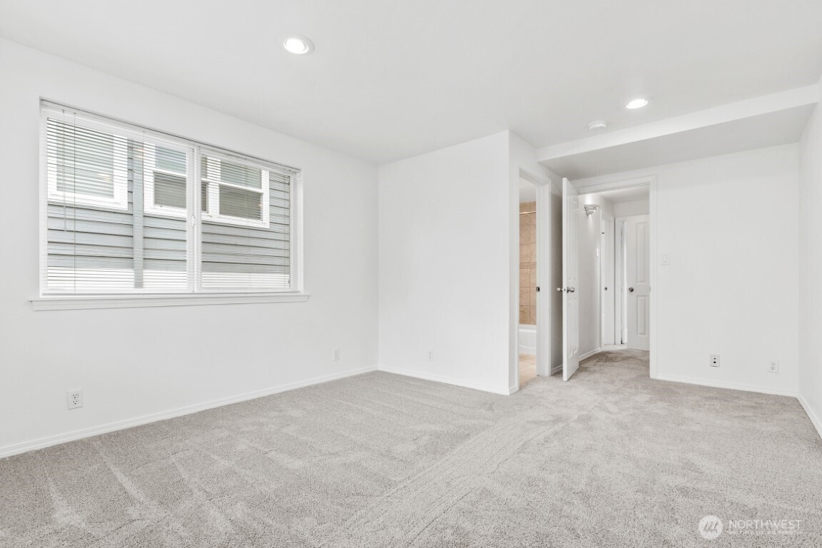 3633 22nd Avenue W #B, Seattle, WA 98199