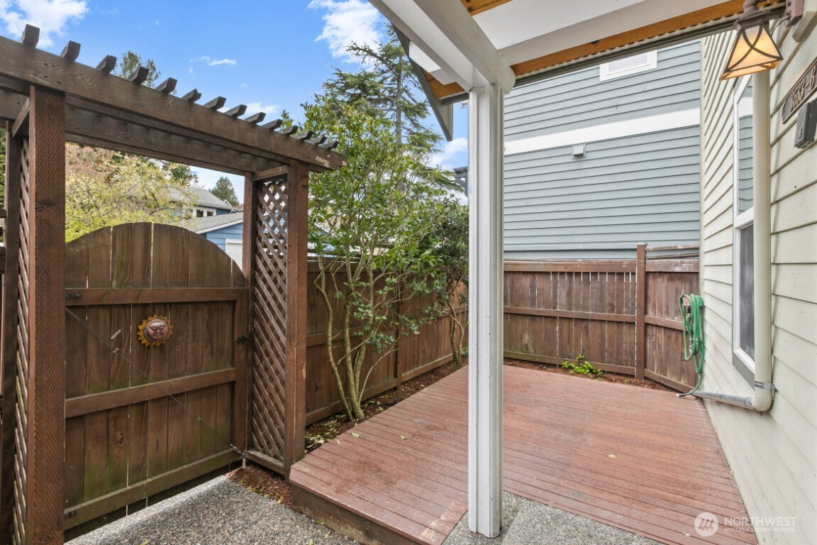 3633 22nd Avenue W #B, Seattle, WA 98199