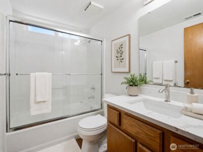 512 N 104th Street , Seattle, WA 98133 - Photo 24