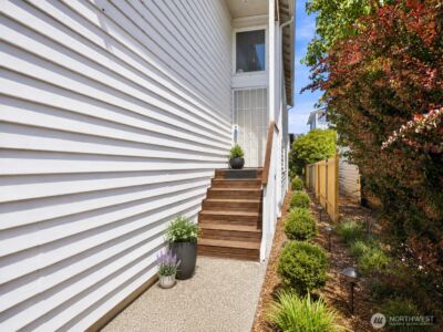 512 N 104th Street , Seattle, WA 98133 - Photo 3