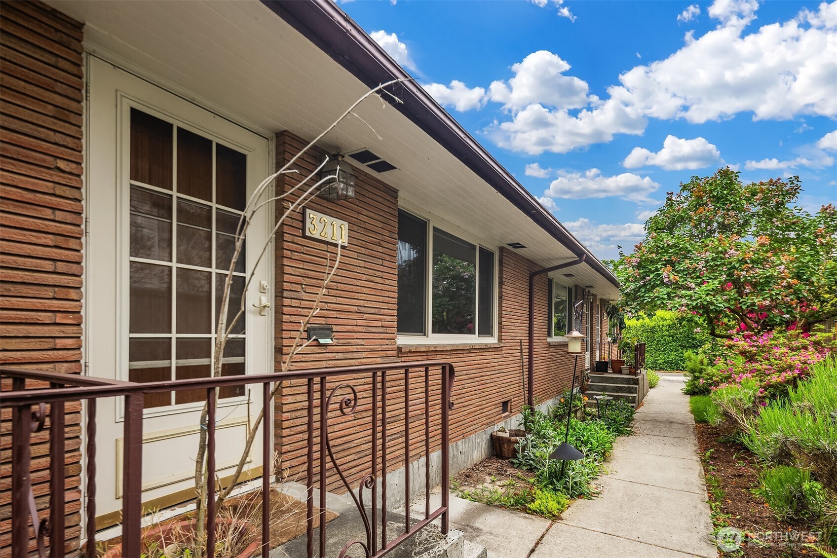 3207 NW 64th Street , Seattle, WA 98107