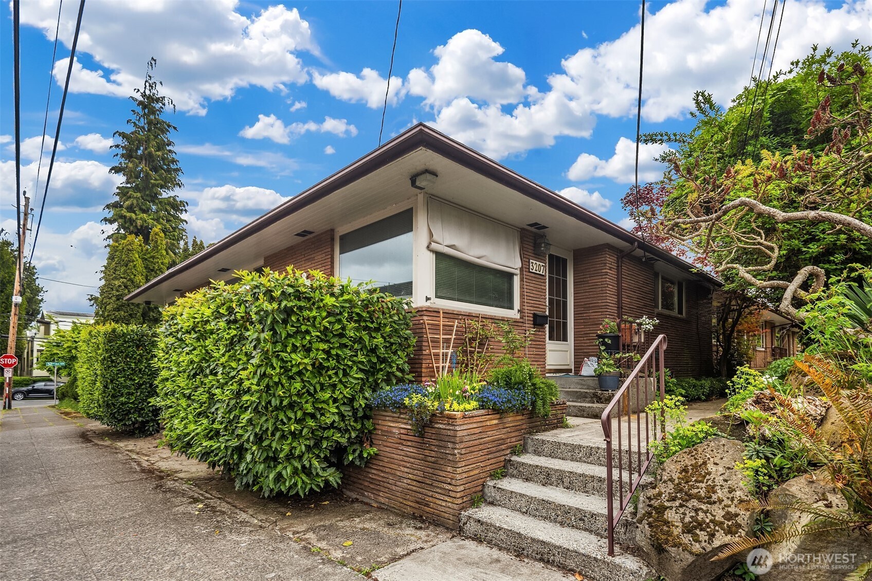 3207 NW 64th Street , Seattle, WA 98107