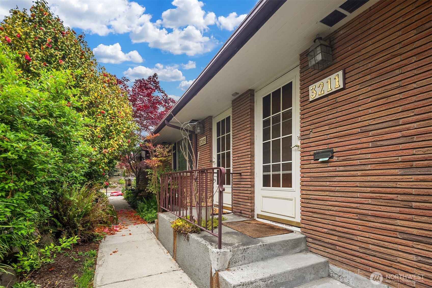 3207 NW 64th Street , Seattle, WA 98107
