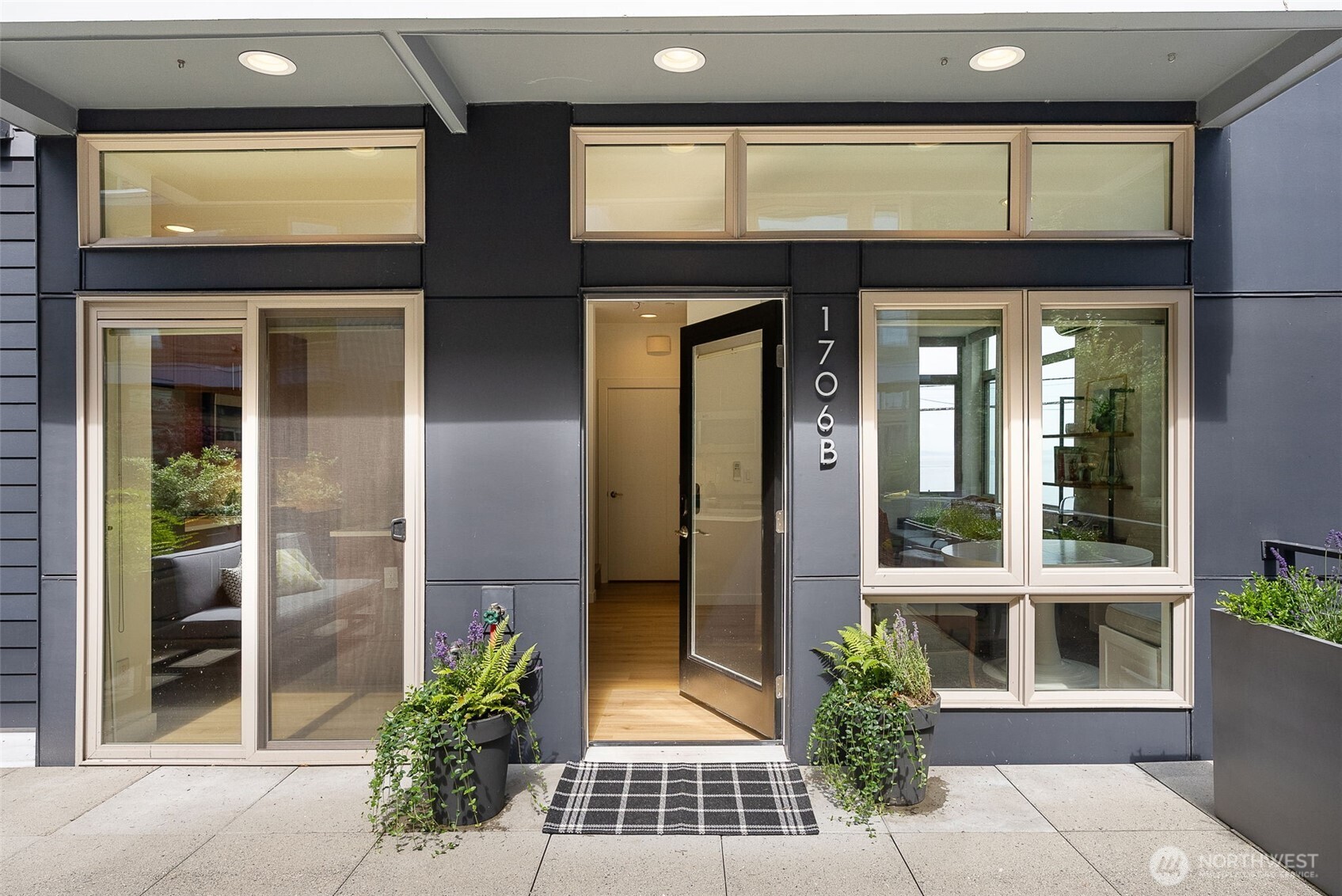 1706 Alki Avenue SW #B, Seattle, WA 98116