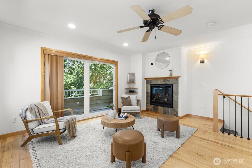 806 N 49th Street , Seattle, WA 98103