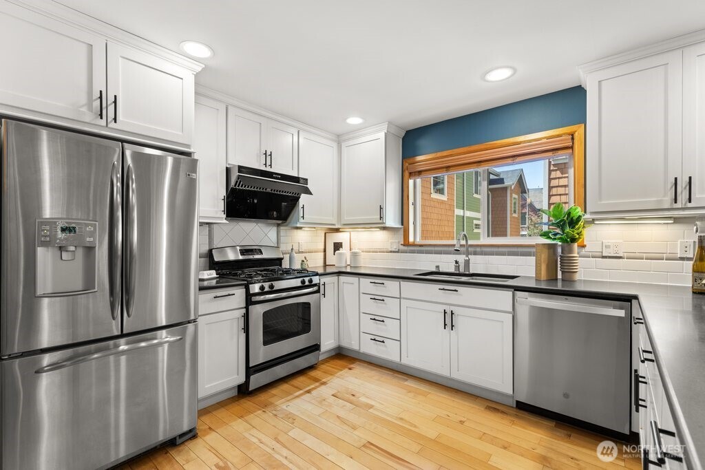 806 N 49th Street , Seattle, WA 98103