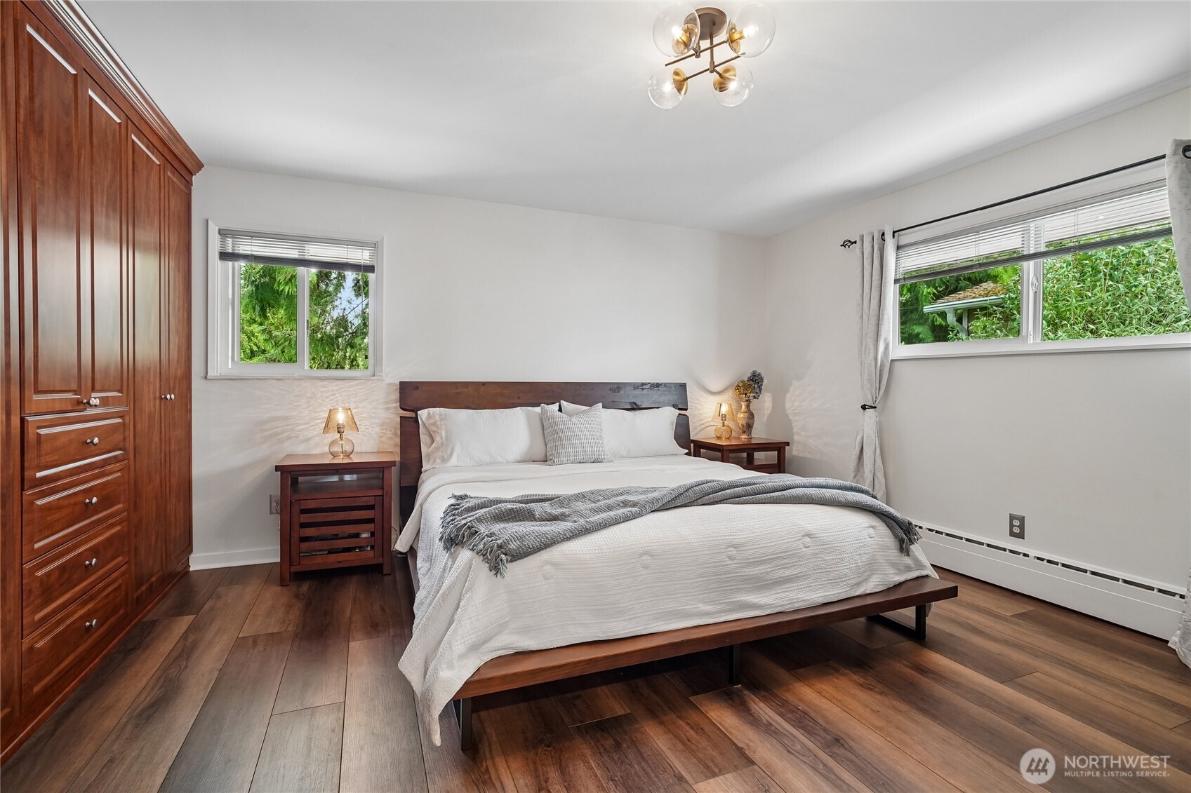 4208 SW Roxbury Street , Seattle, WA 98136