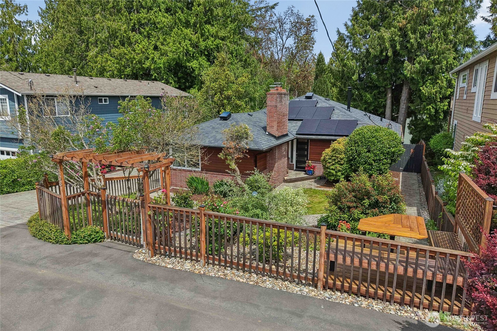 4208 SW Roxbury Street , Seattle, WA 98136
