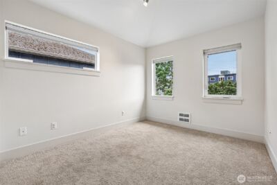 8128 Wolcott Avenue S, Seattle, WA 98118 - Photo 12