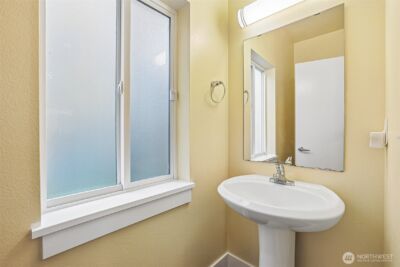 8128 Wolcott Avenue S, Seattle, WA 98118 - Photo 10