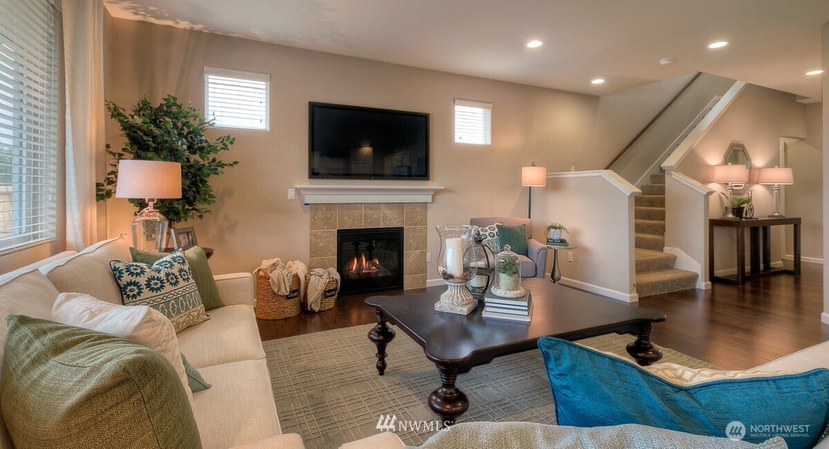 542 Meadowwood Drive SW, Olympia, WA 98502
