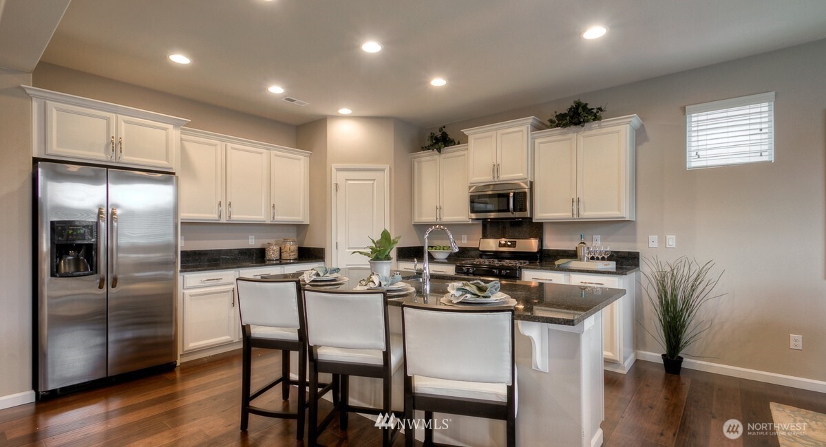 542 Meadowwood Drive SW, Olympia, WA 98502