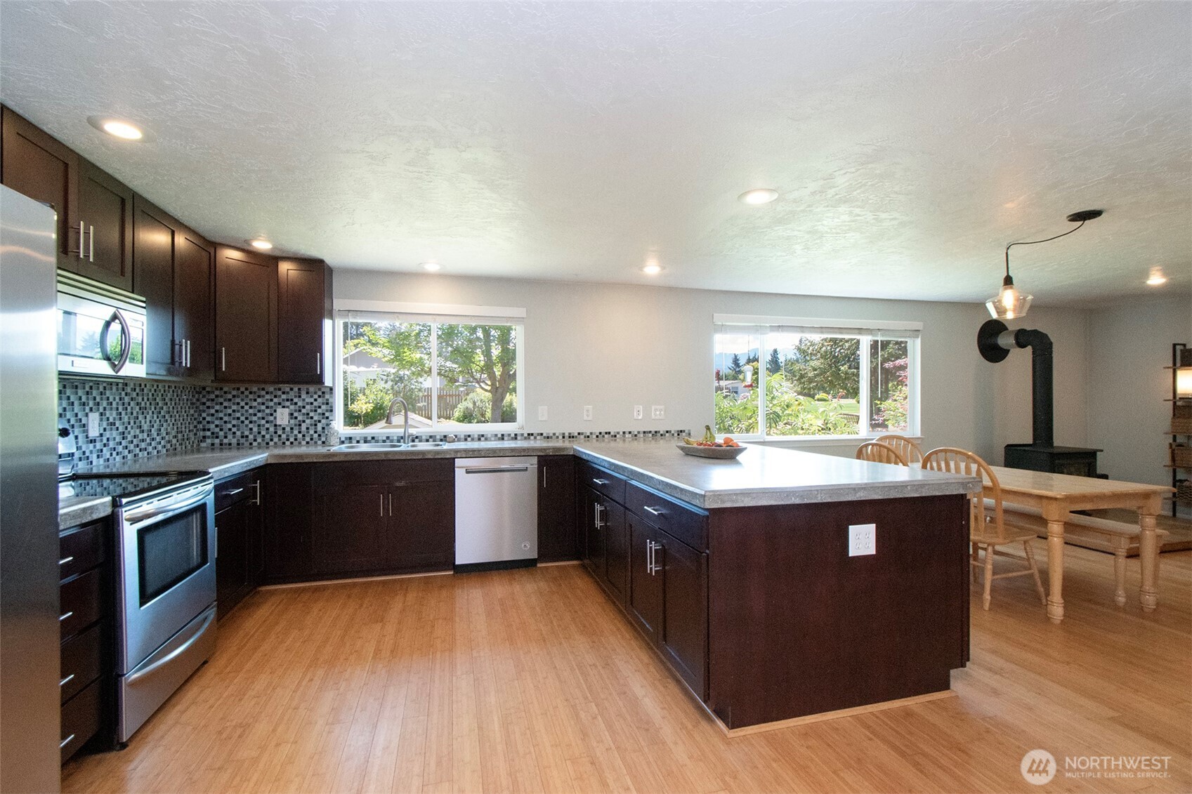 221 McComb Lane , Sequim, WA 98382