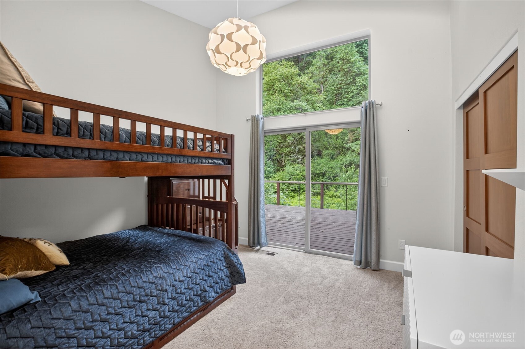 282 River Glen Road , Washougal, WA 98671
