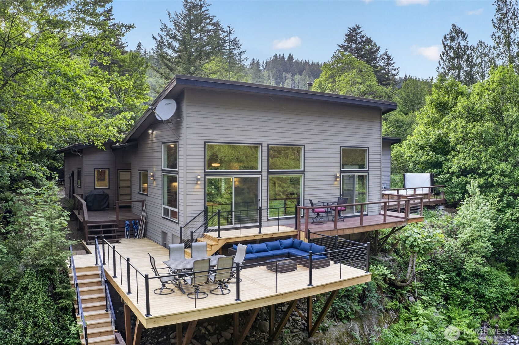 282 River Glen Road , Washougal, WA 98671
