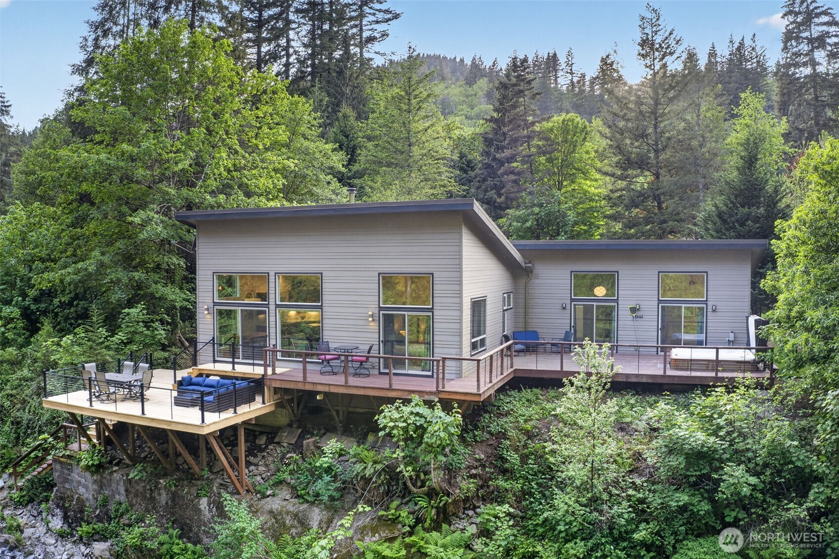 282 River Glen Road , Washougal, WA 98671