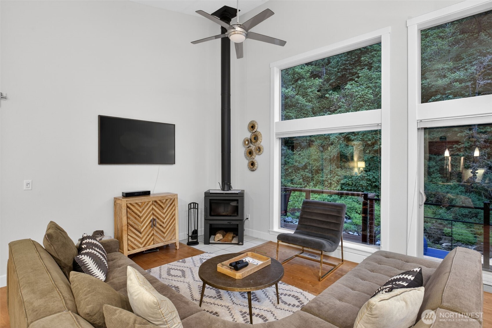 282 River Glen Road , Washougal, WA 98671