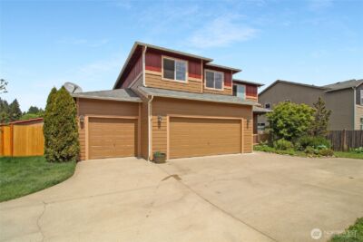 9815 198th Street E, Graham, WA 98338 - Photo 2