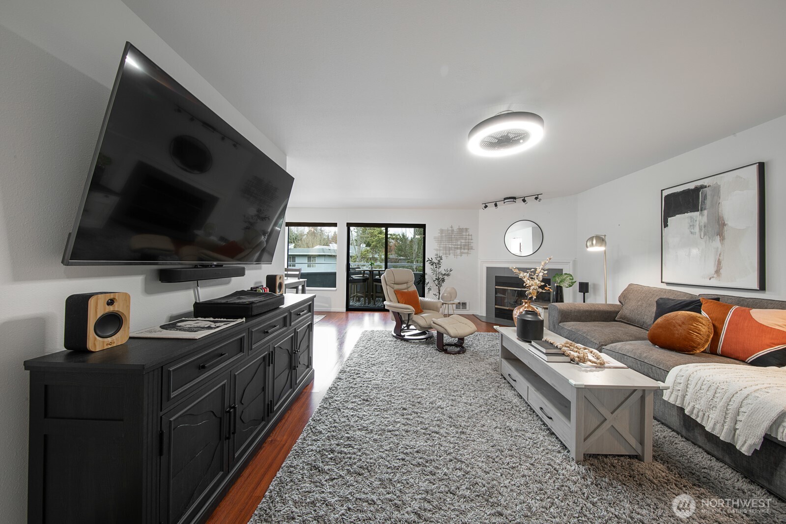 1226 6th Avenue S #A102, Edmonds, WA 98020