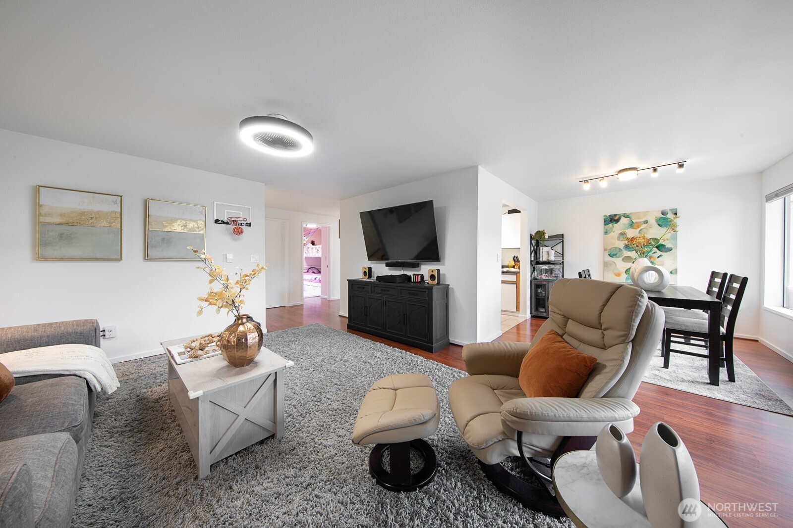 1226 6th Avenue S #A102, Edmonds, WA 98020