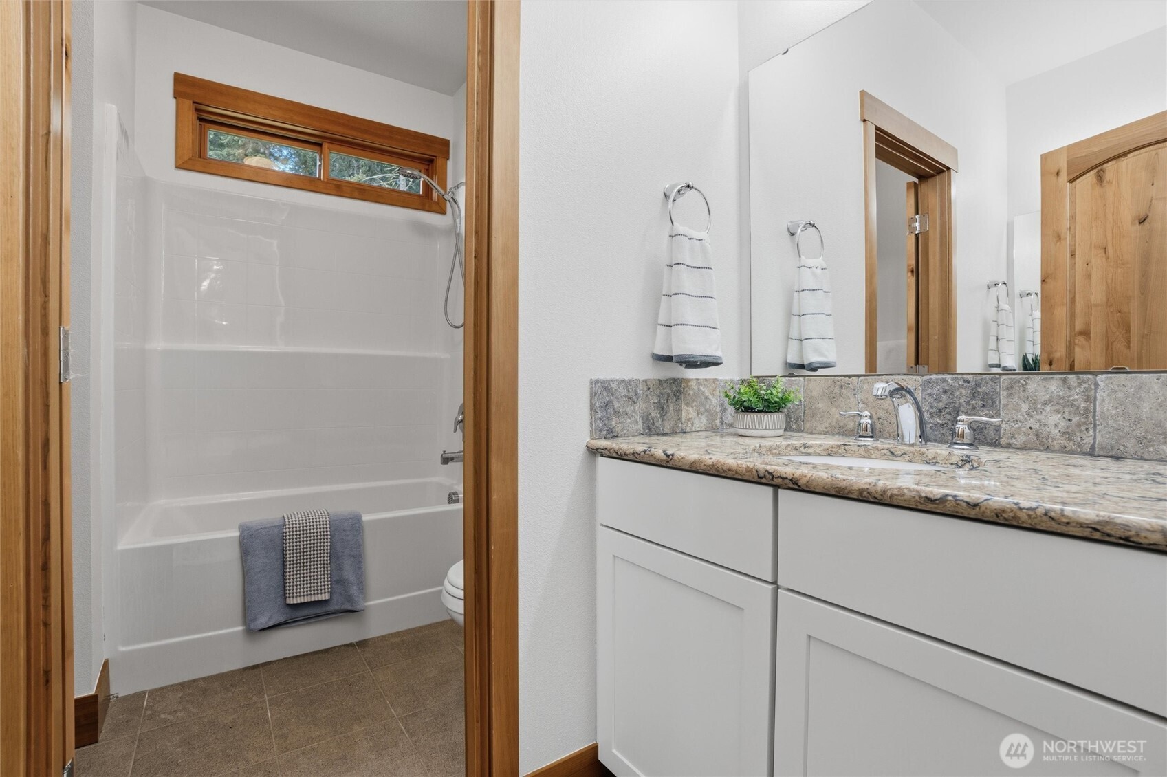 8283 NE 360th Street , Kingston, WA 98346