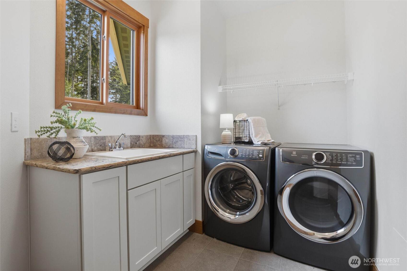 8283 NE 360th Street , Kingston, WA 98346