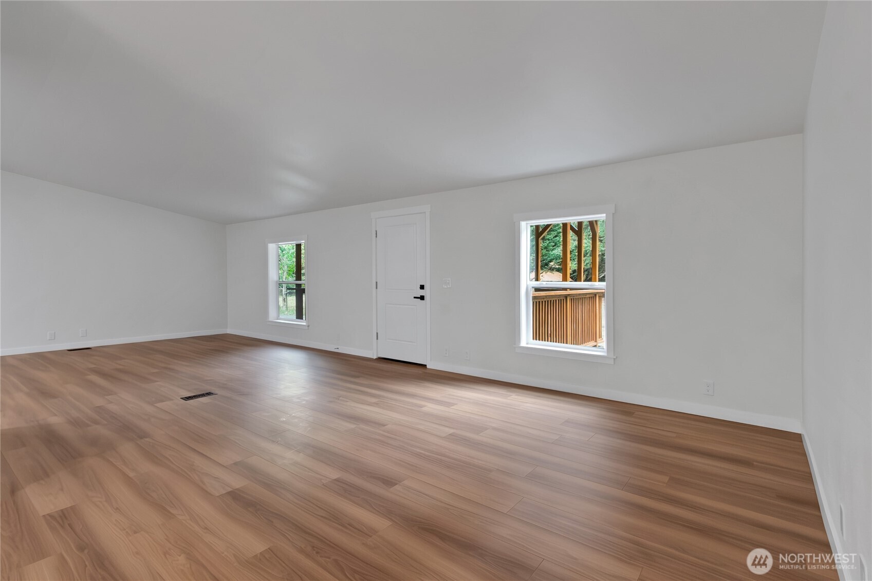 2074 W Cloquallum Road , Shelton, WA 98584