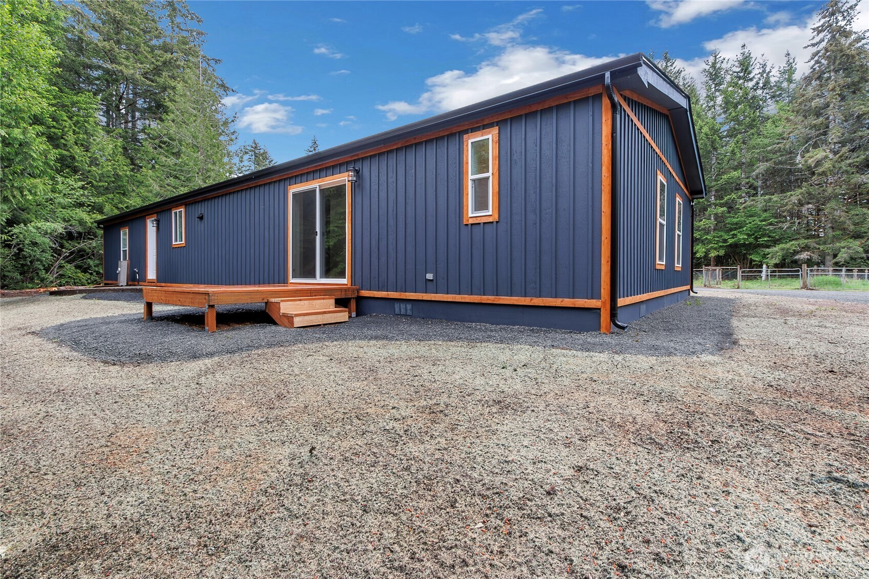 2074 W Cloquallum Road , Shelton, WA 98584