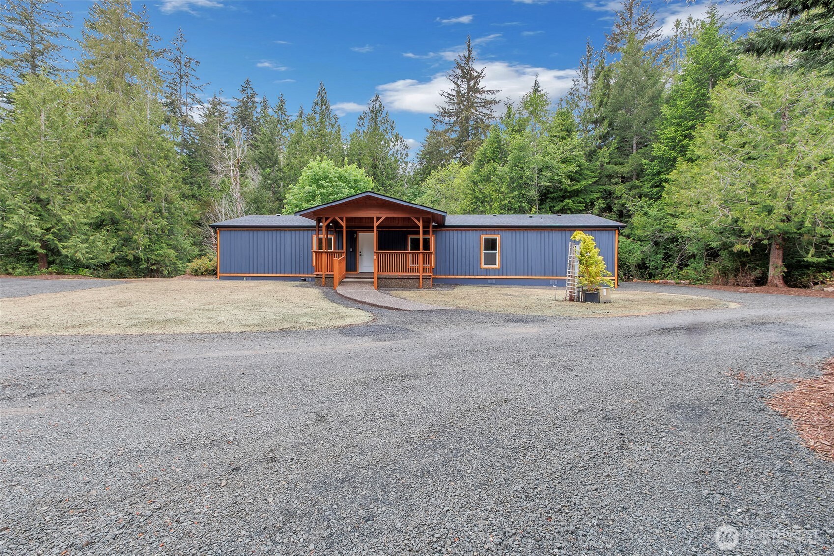 2074 W Cloquallum Road , Shelton, WA 98584