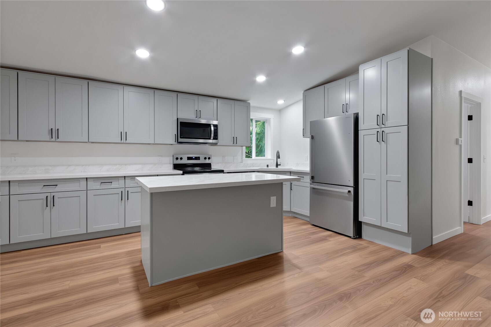 2074 W Cloquallum Road , Shelton, WA 98584