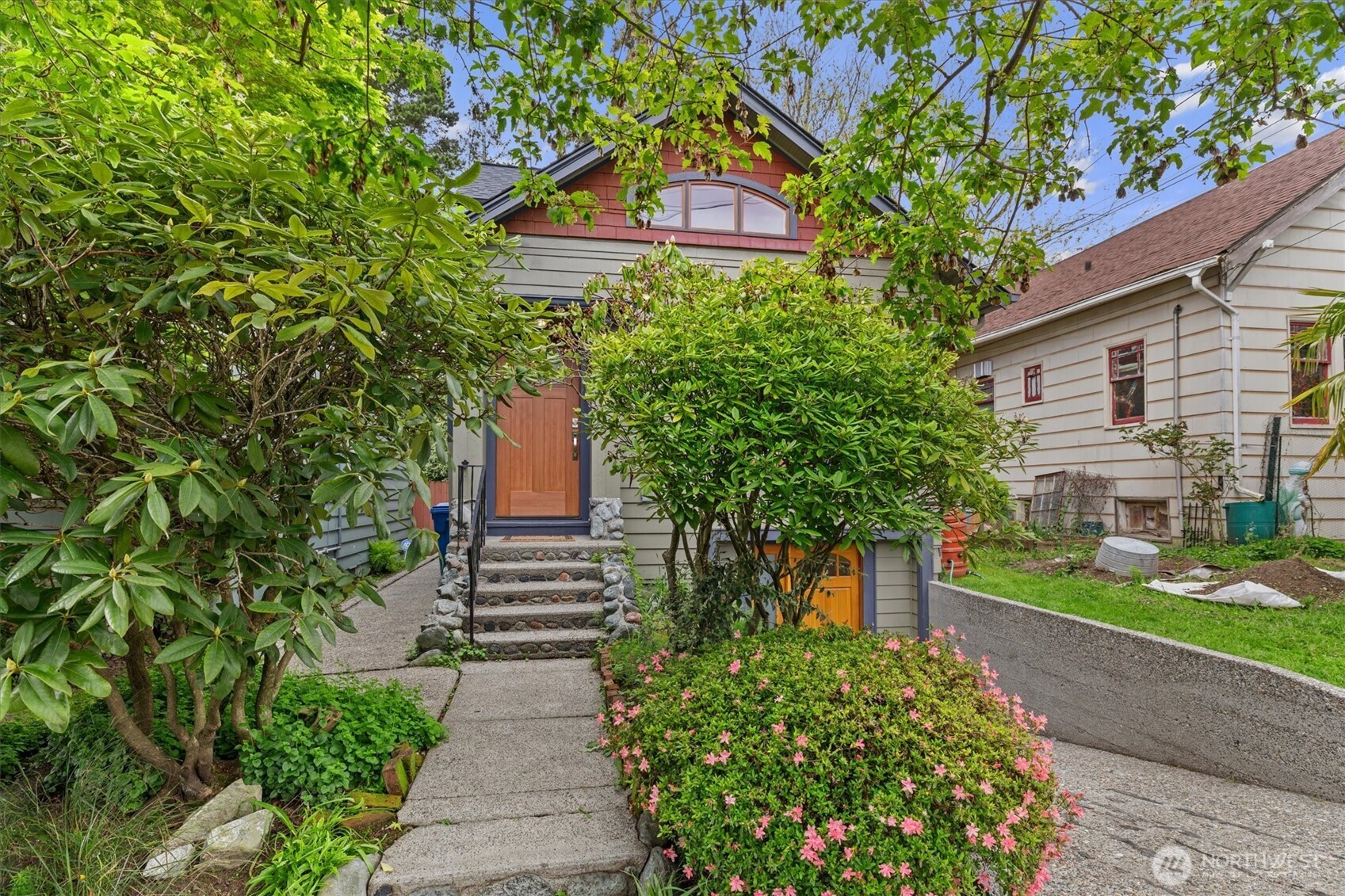 6553 21st Avenue NW, Seattle, WA 98117-5745