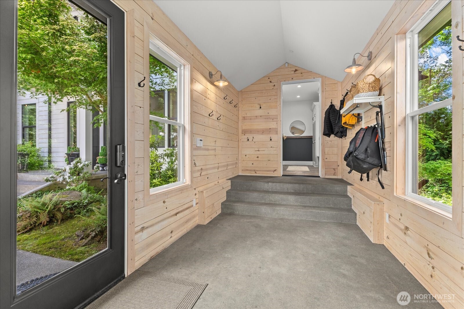 1723 N 128th Street , Seattle, WA 98133-7726
