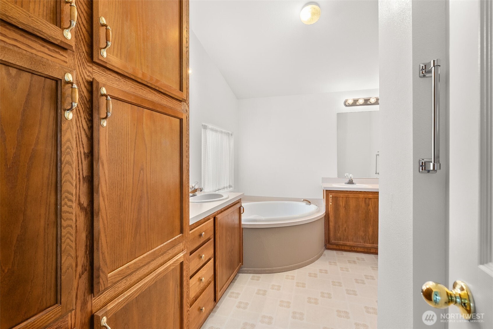 1918 Harrison Avenue #6, Centralia, WA 98531