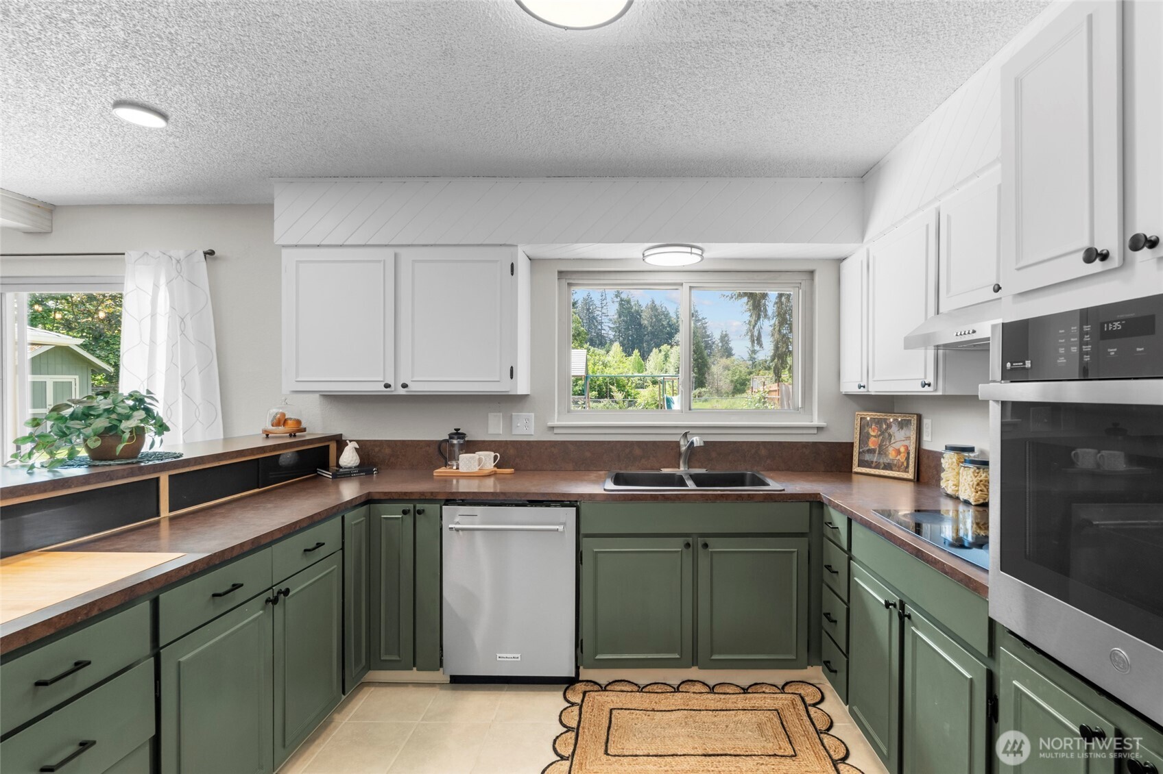 6813 5th Way SE, Lacey, WA 98503