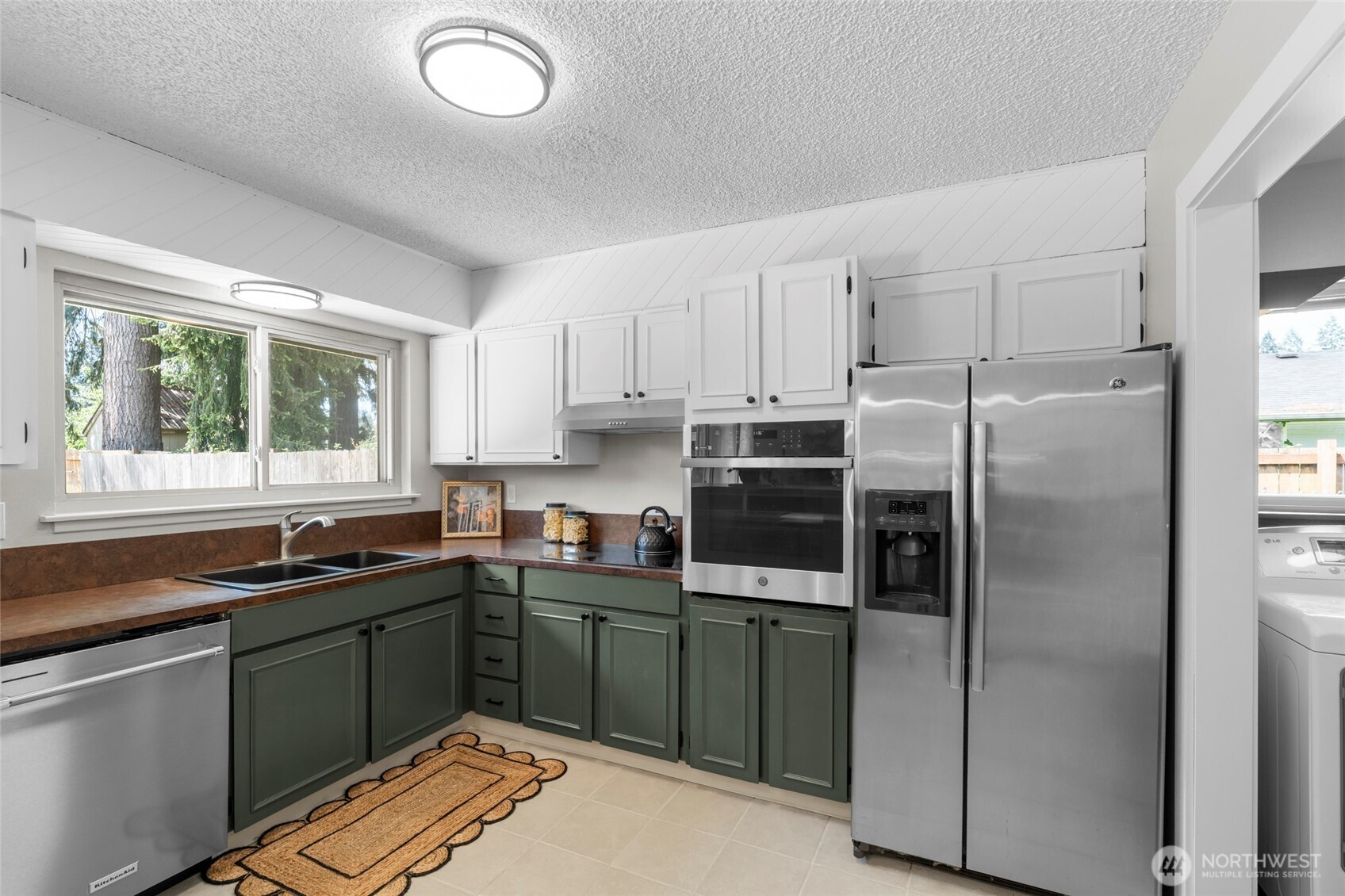 6813 5th Way SE, Lacey, WA 98503