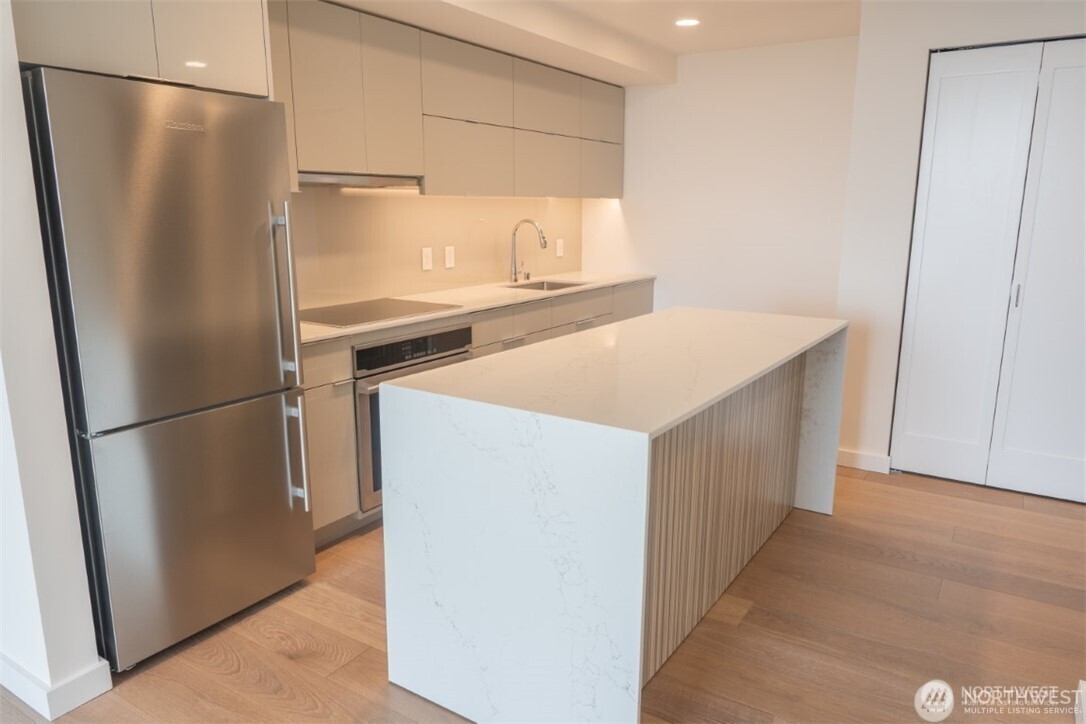 450 S Main Street #1605, Seattle, WA 98104