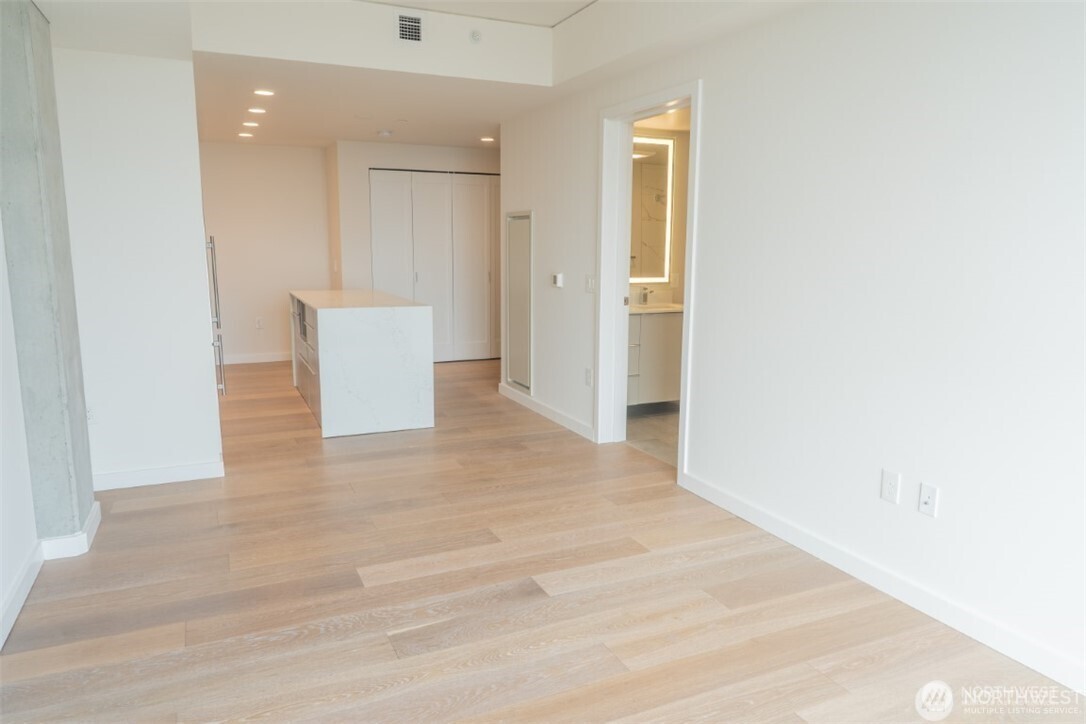 450 S Main Street #1605, Seattle, WA 98104