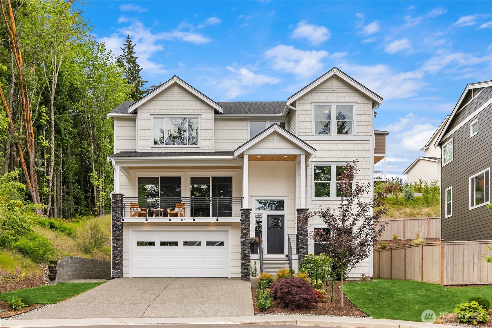 1762 NE Crystallia Court , Poulsbo, WA 98370