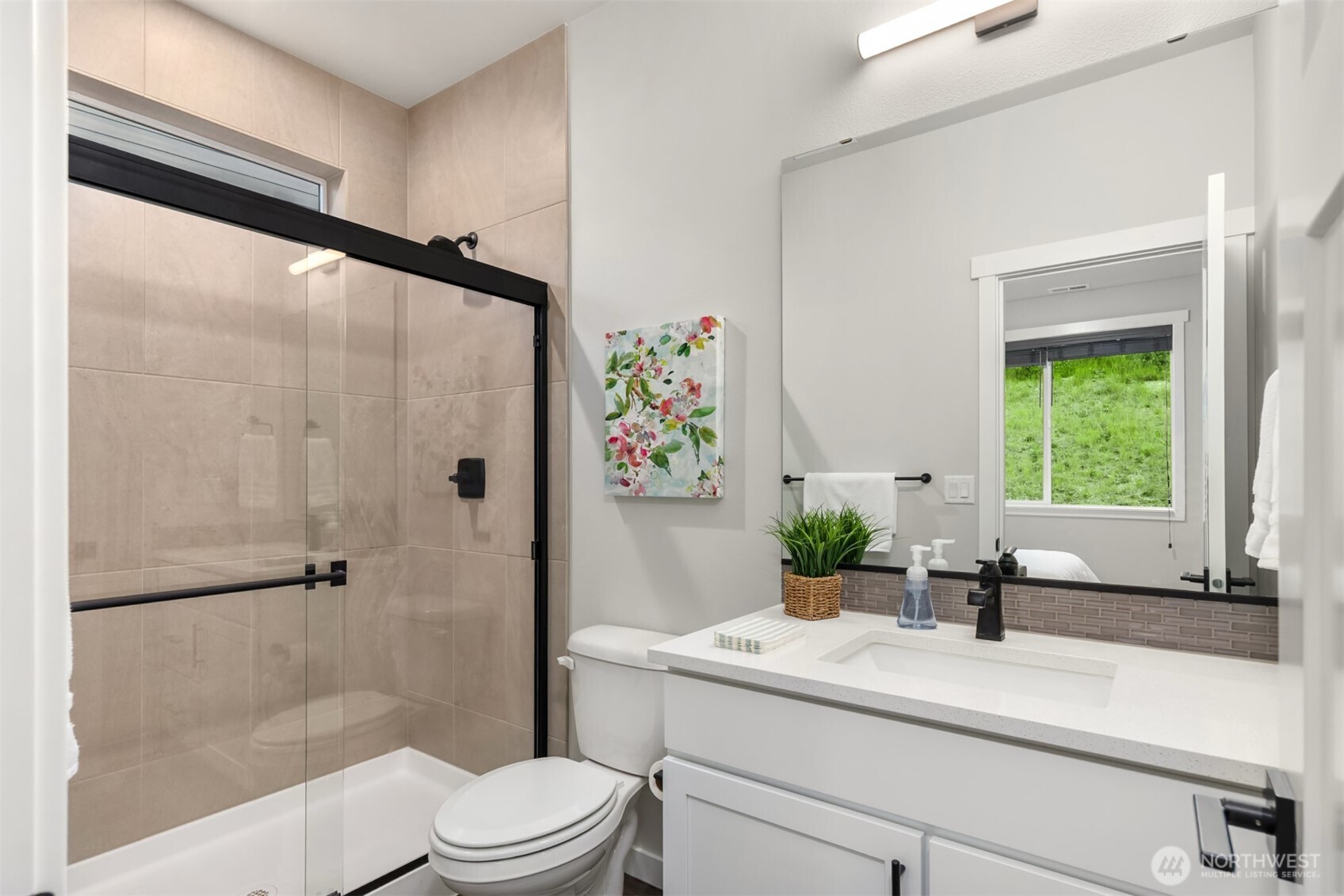 1762 NE Crystallia Court , Poulsbo, WA 98370