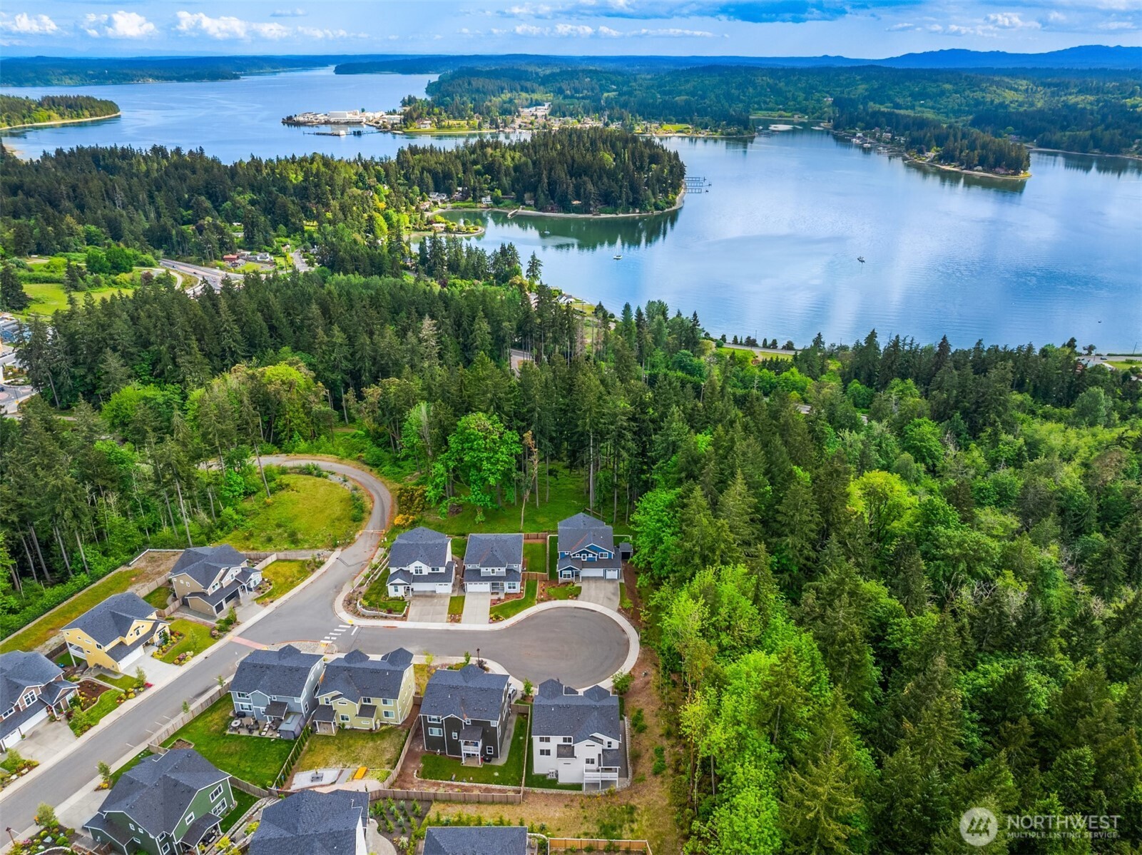1762 NE Crystallia Court , Poulsbo, WA 98370