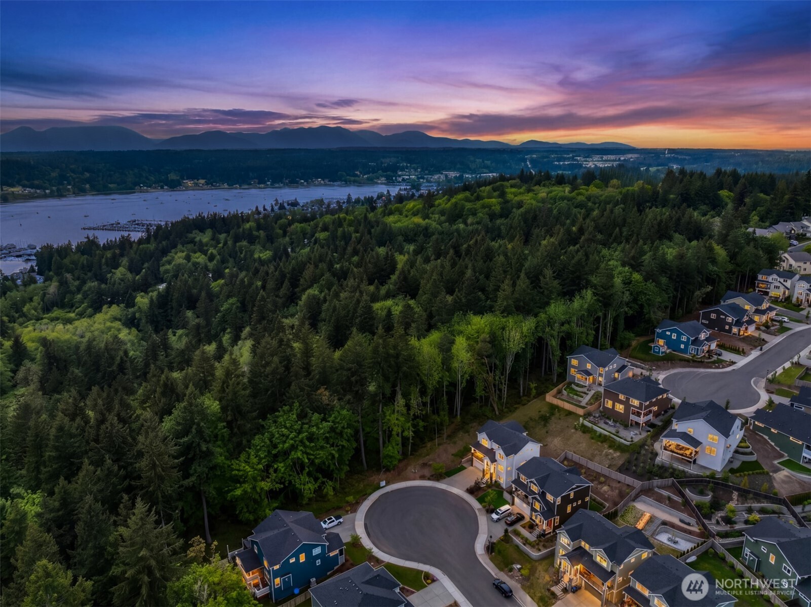1762 NE Crystallia Court , Poulsbo, WA 98370