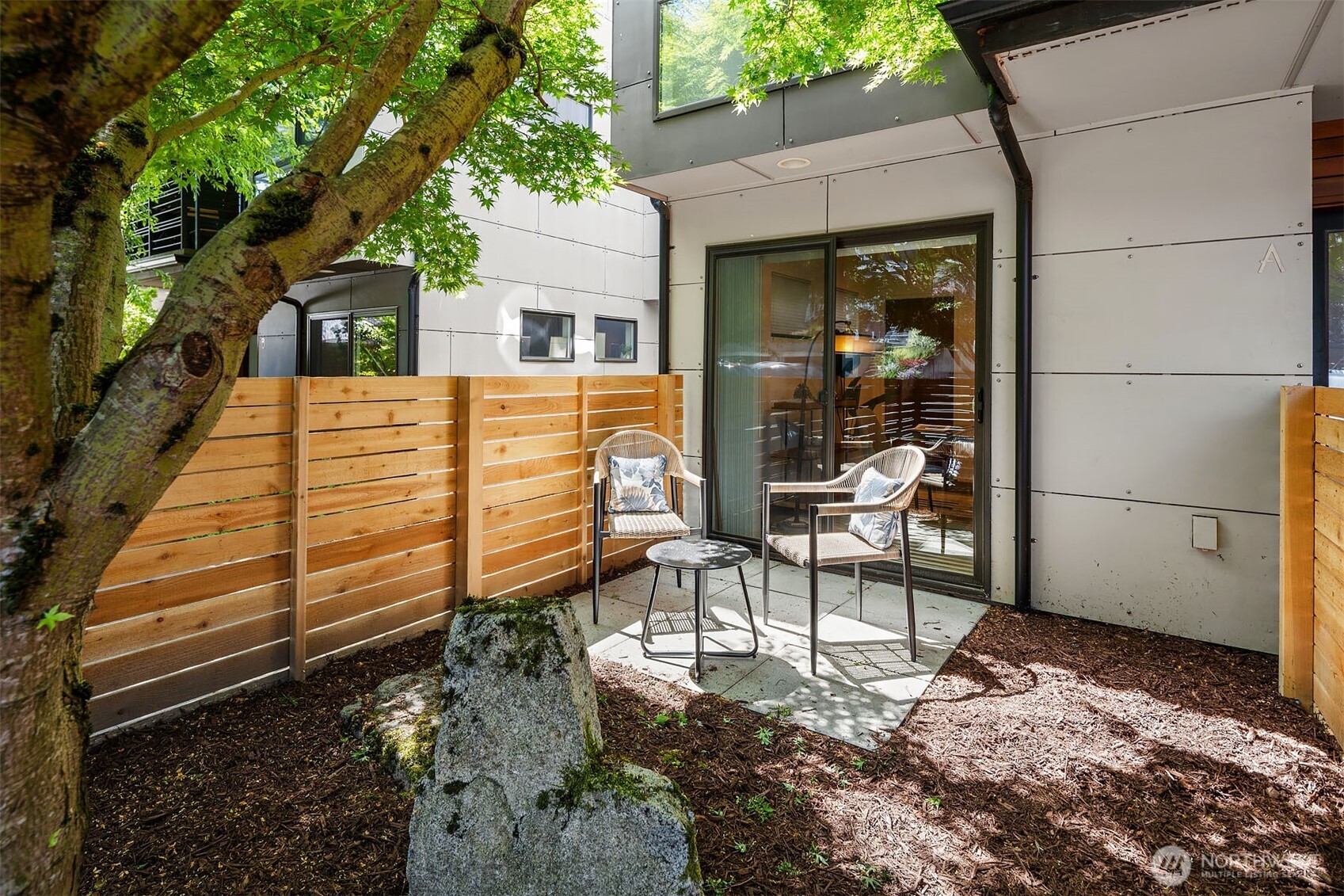 219 12th Avenue E #A, Seattle, WA 98102