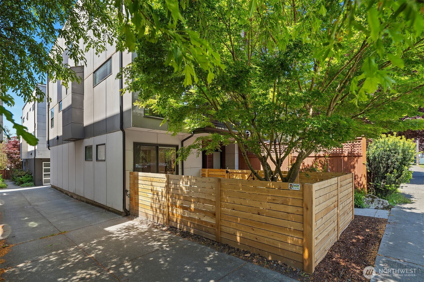 219 12th Avenue E #A, Seattle, WA 98102