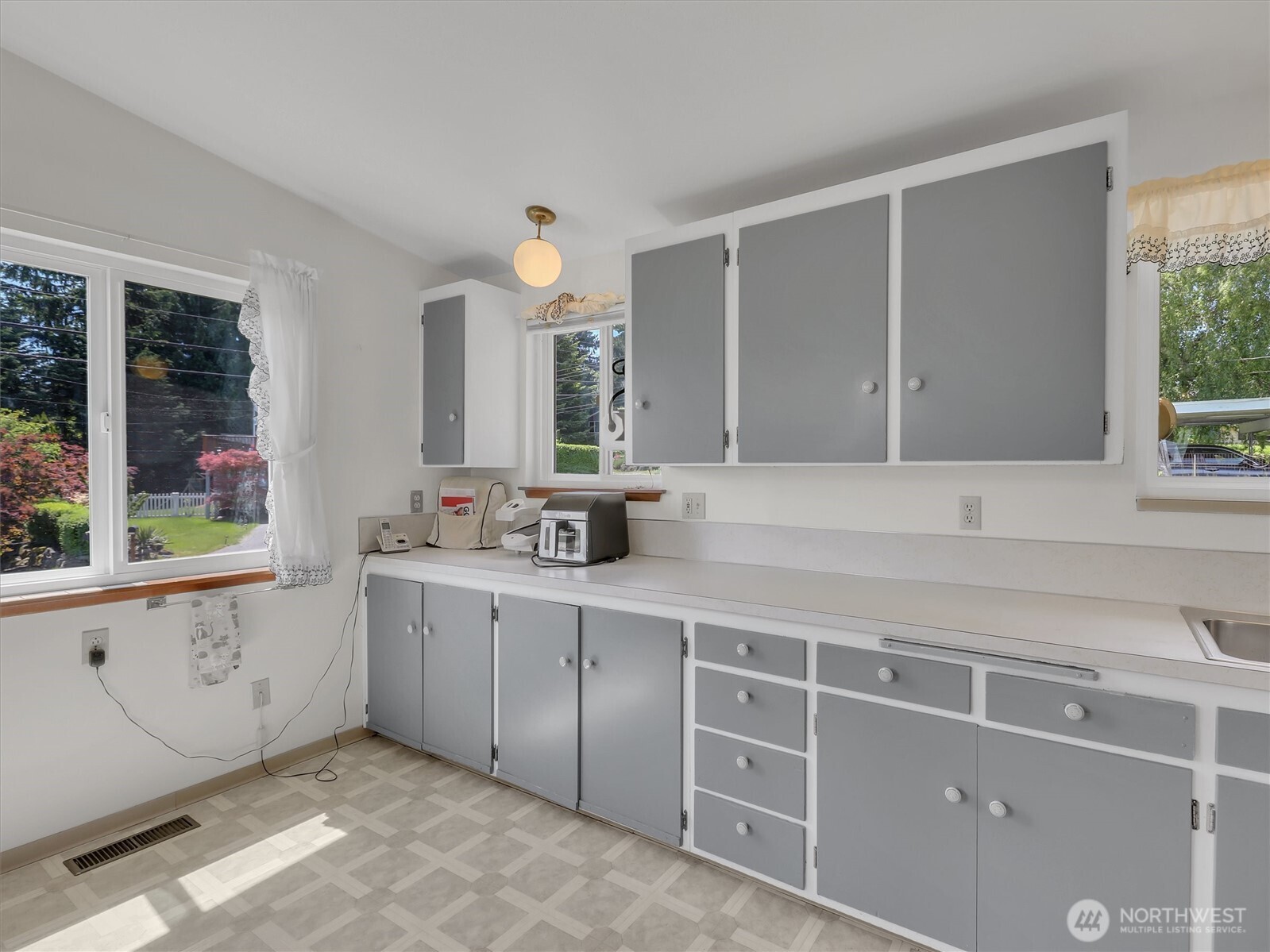 6512 NE 196th Street , Kenmore, WA 98028