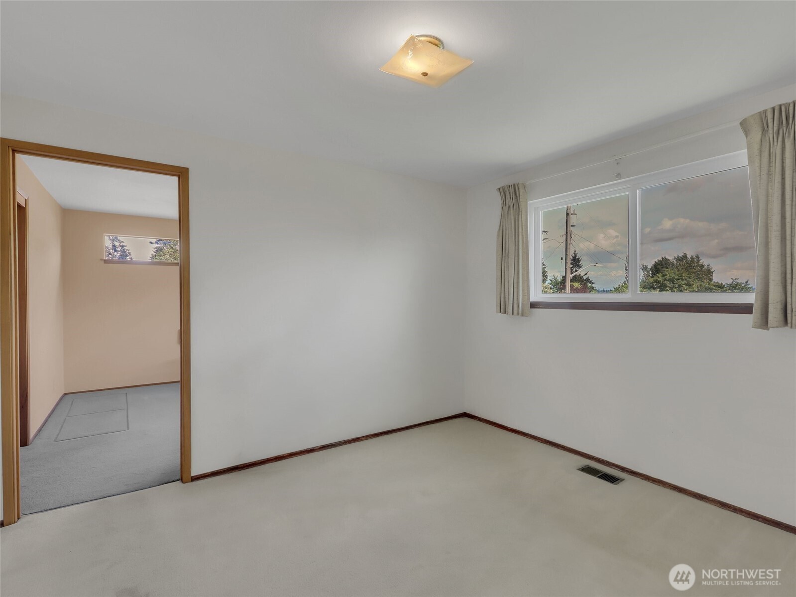 6512 NE 196th Street , Kenmore, WA 98028