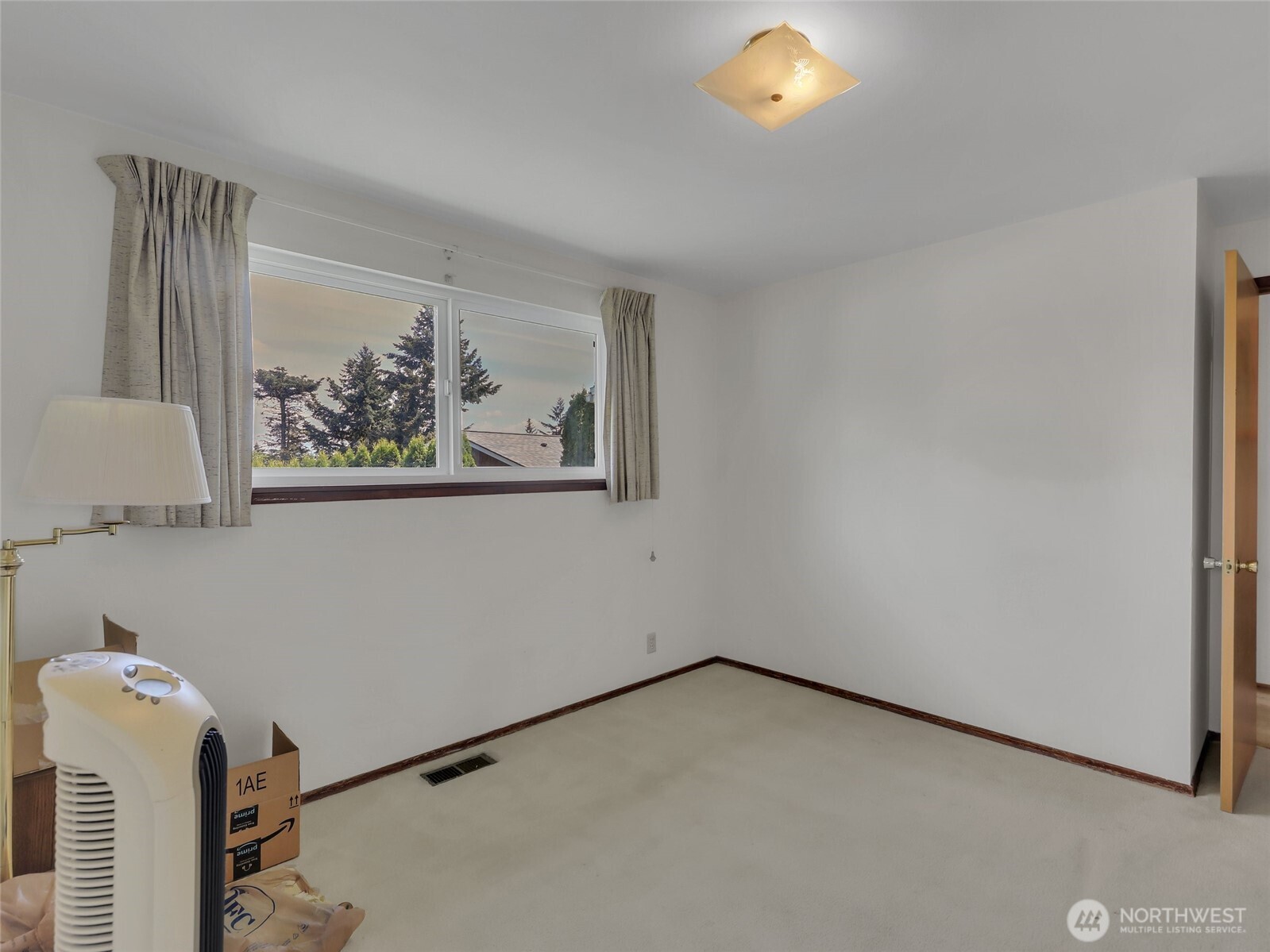 6512 NE 196th Street , Kenmore, WA 98028