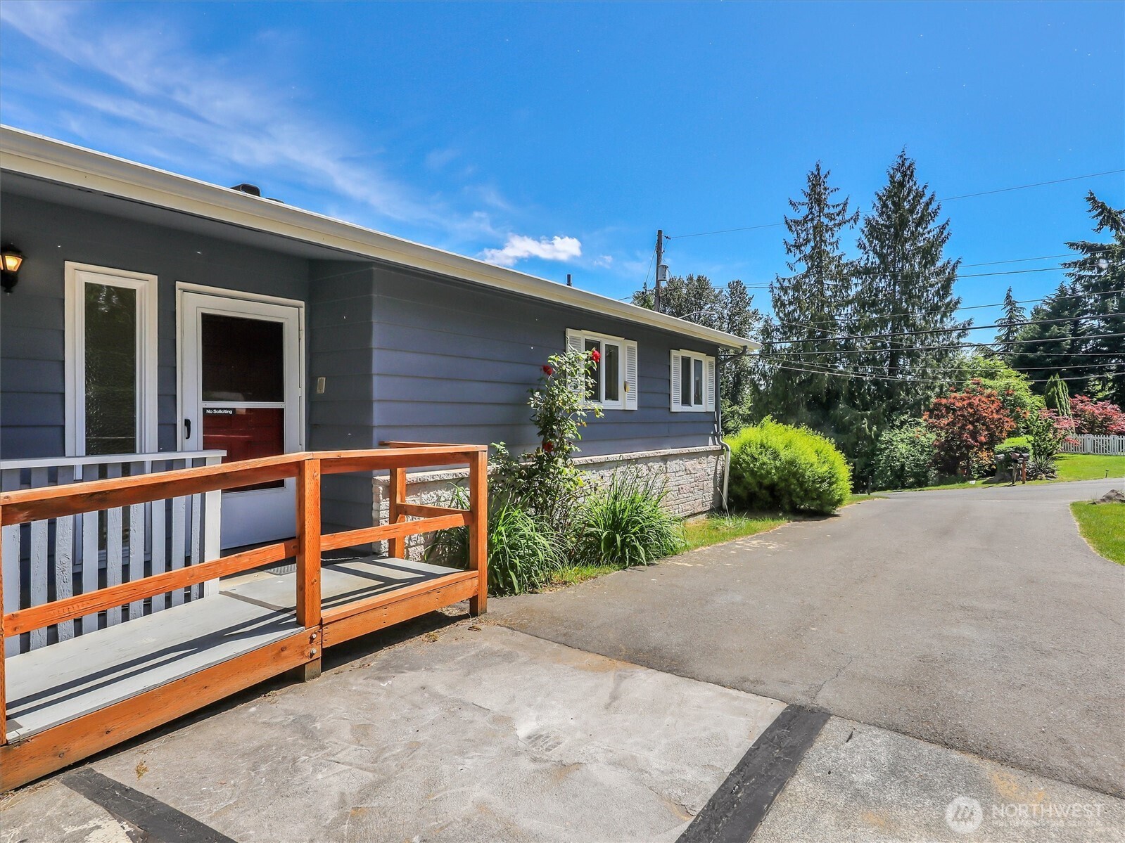 6512 NE 196th Street , Kenmore, WA 98028