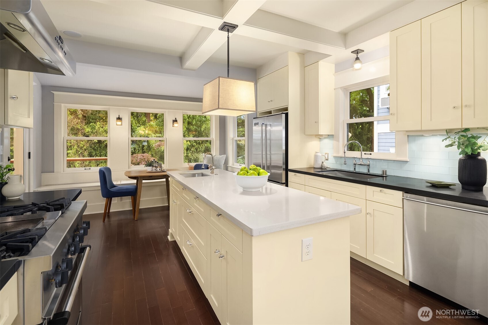 4018 2nd Avenue NE, Seattle, WA 98105