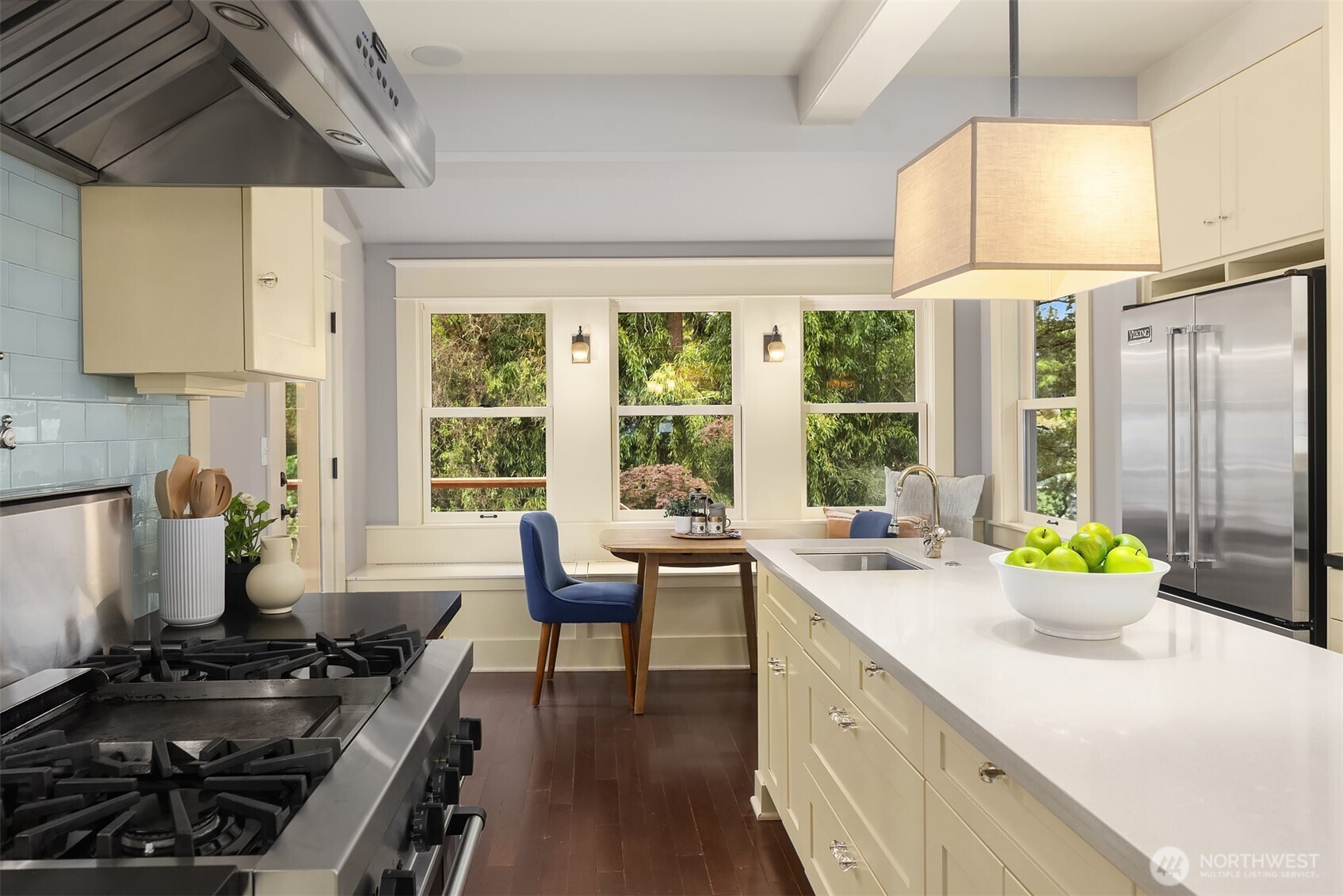4018 2nd Avenue NE, Seattle, WA 98105