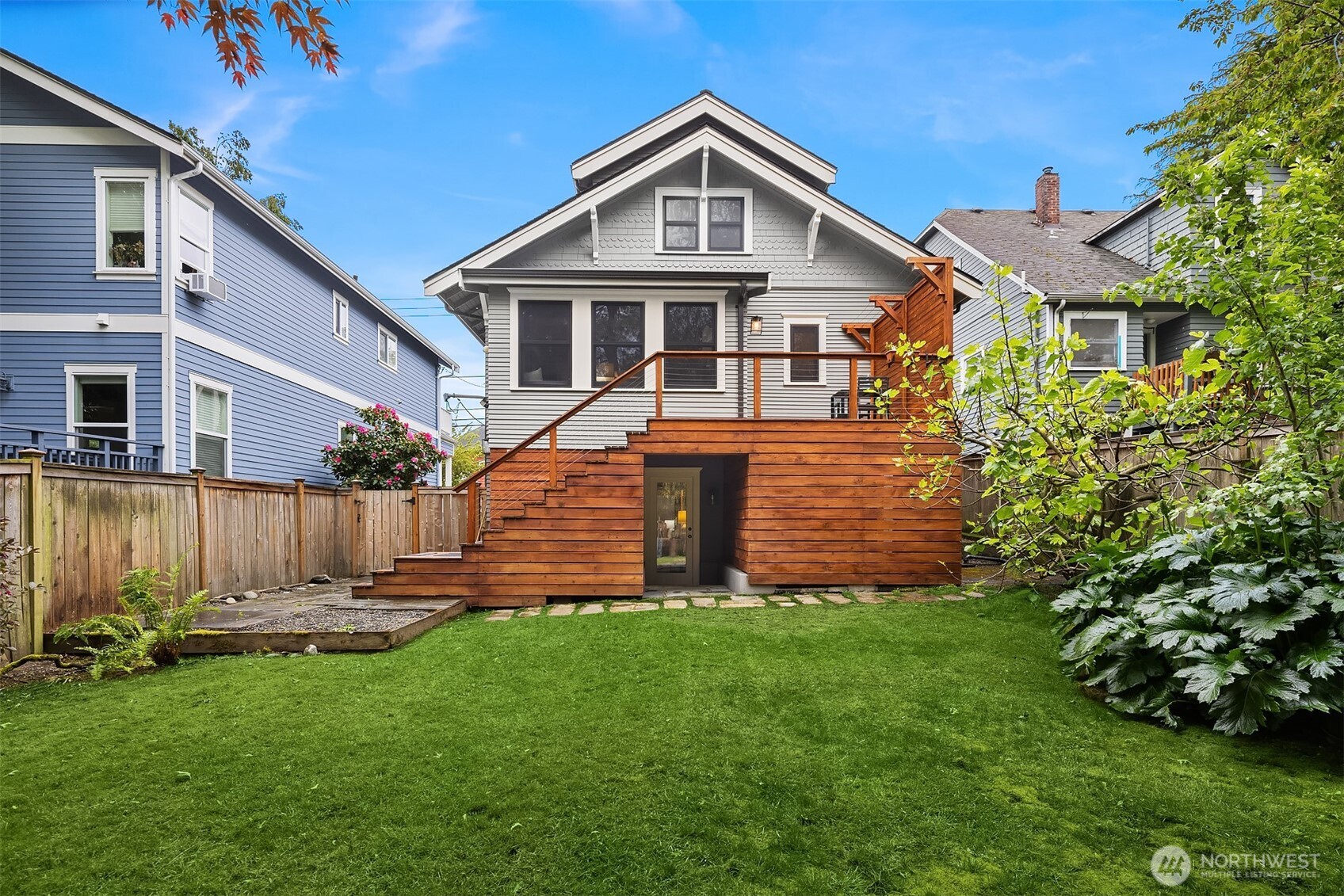 4018 2nd Avenue NE, Seattle, WA 98105